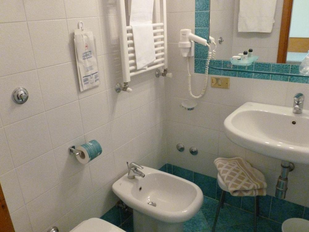 Hotel Plaza Salerno Bagian luar foto